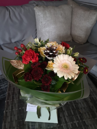 The £30 Bouquet – “Festive Petals”