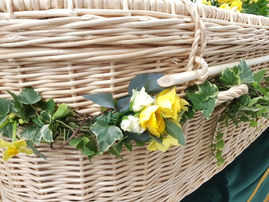 Sweet Pea and Spray Rose Garland