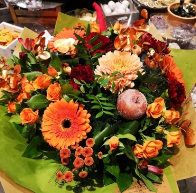 Copper christmas flower and foliage handited bouquet gift bag