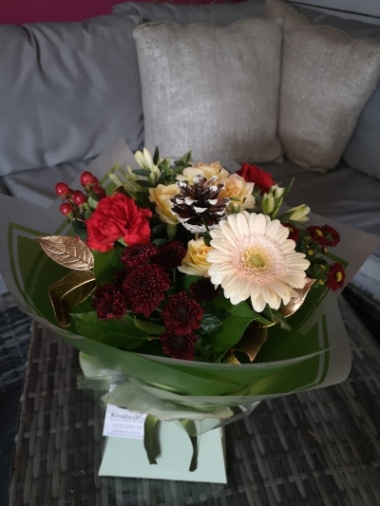 The £30 Bouquet – “Festive Petals”