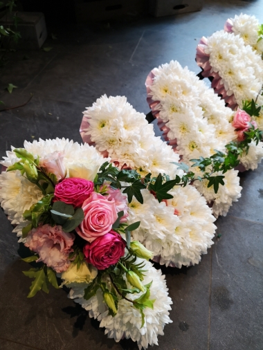 Classic Based Funeral Letters   any name or word