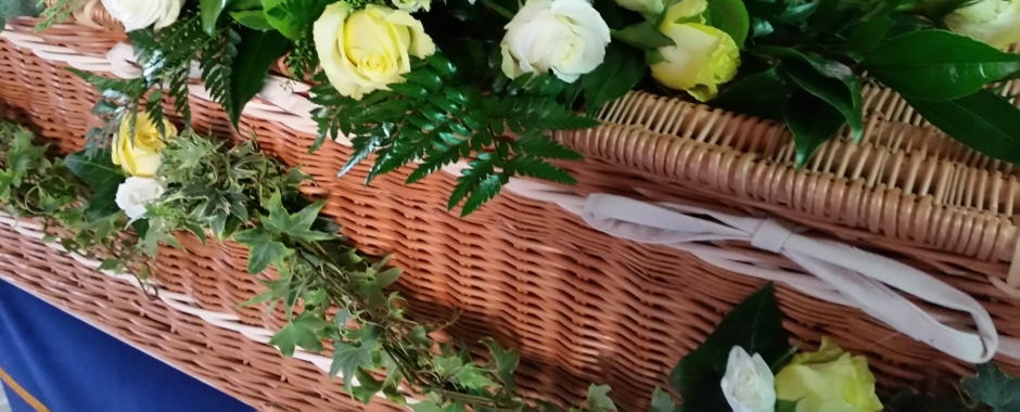 Sweet Pea and Spray Rose Garland