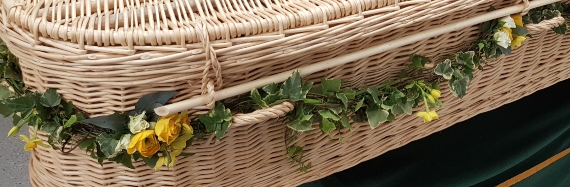 Sweet Pea and Spray Rose Garland