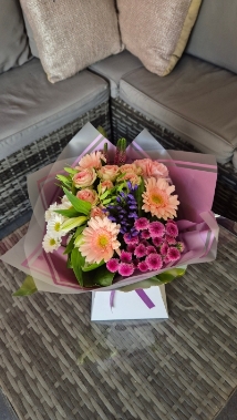 The £30 Bouquet – “Petite Petals”